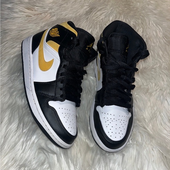 jordan 1 mid pollen mens